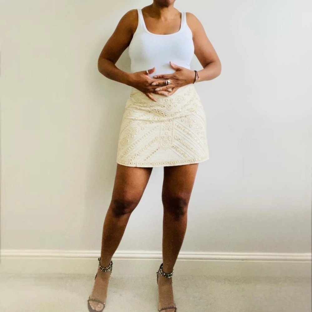 Zara beige embroidered high waisted mini skirt